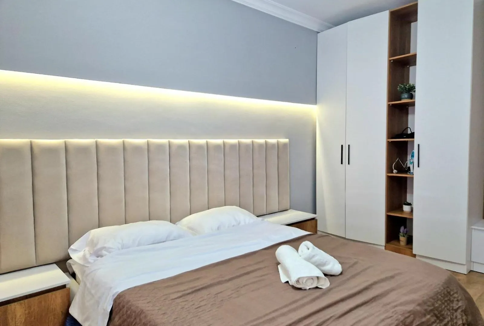 Ferienwohnung Modern Escape Tirana Apartment